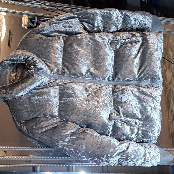 Beautiful Crushed Velvet Coat - Picture 3 of 10